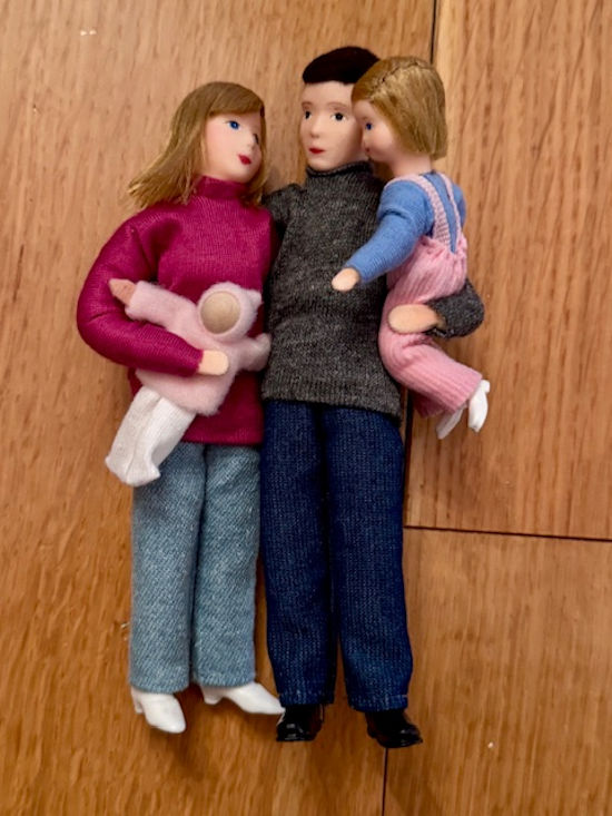 Erna Meyer Flexible Dollhouse Family - Click Image to Close